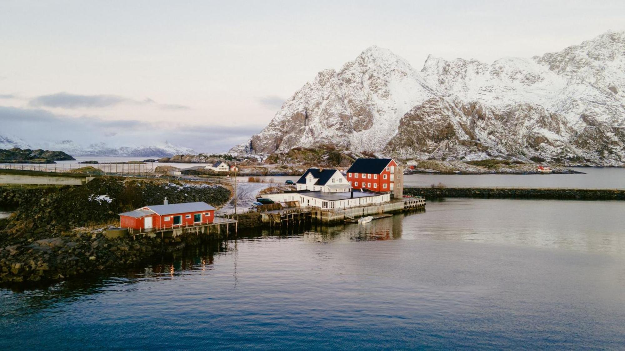 Skata Boutique Hotel Henningsvær Exterior foto